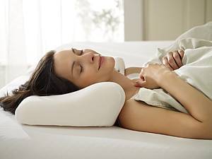 Спиење на ортопедска перница